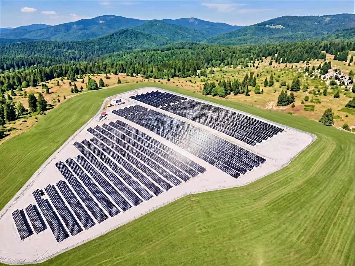 Pasa stok sahasında güneş enerjisi santrali