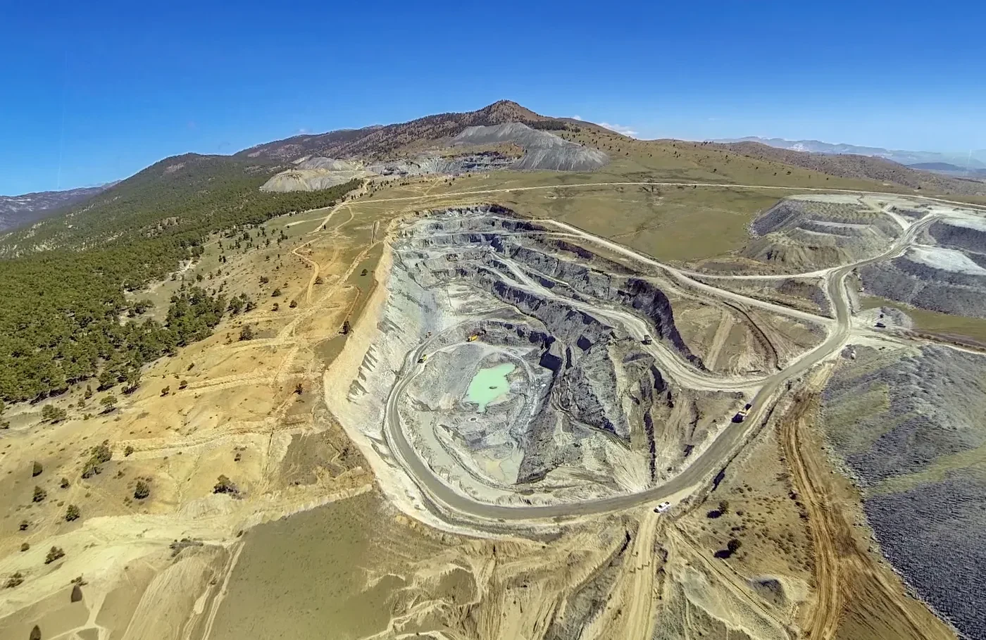 Global Mining açık ocak sahası — drone görüntüsü